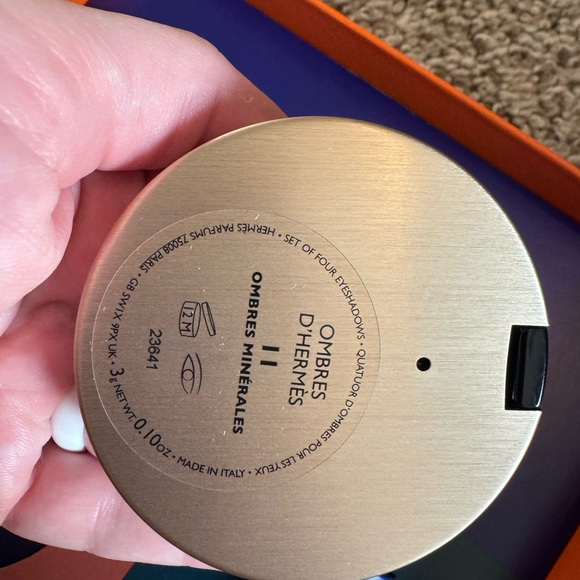 Hermes Ombres Minérales Eyeshadow Set in Gold - Picture 4 of 5